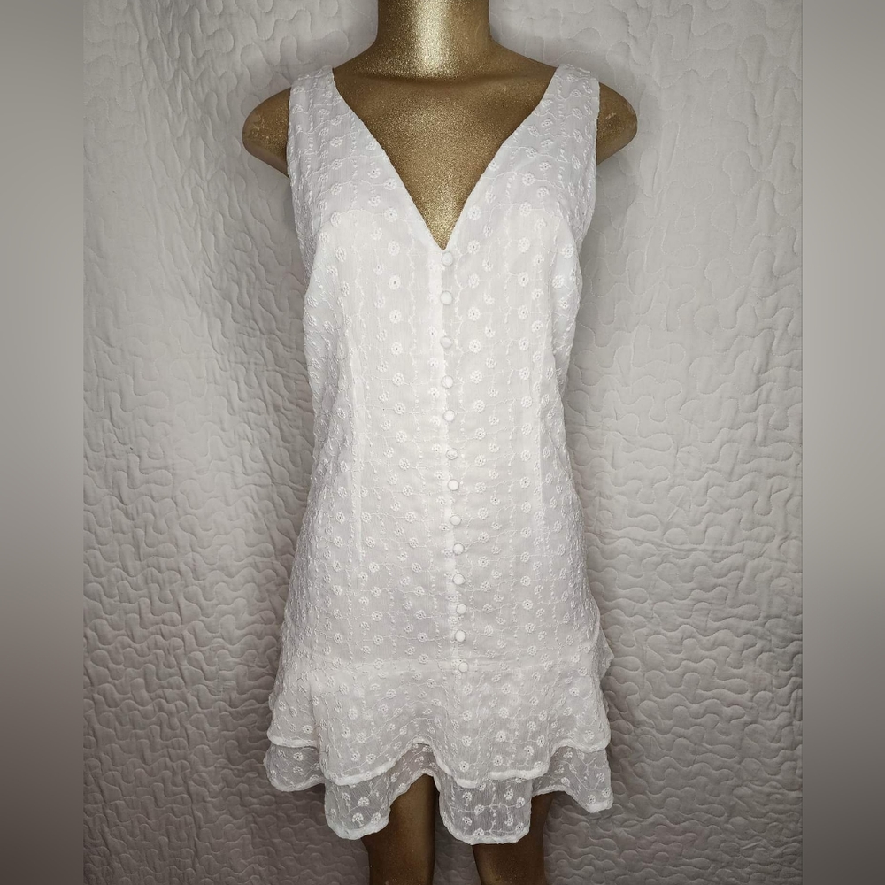 NWT BB Dakota Daisy In Love Dress, White, Mini, Size 2, Button Detail